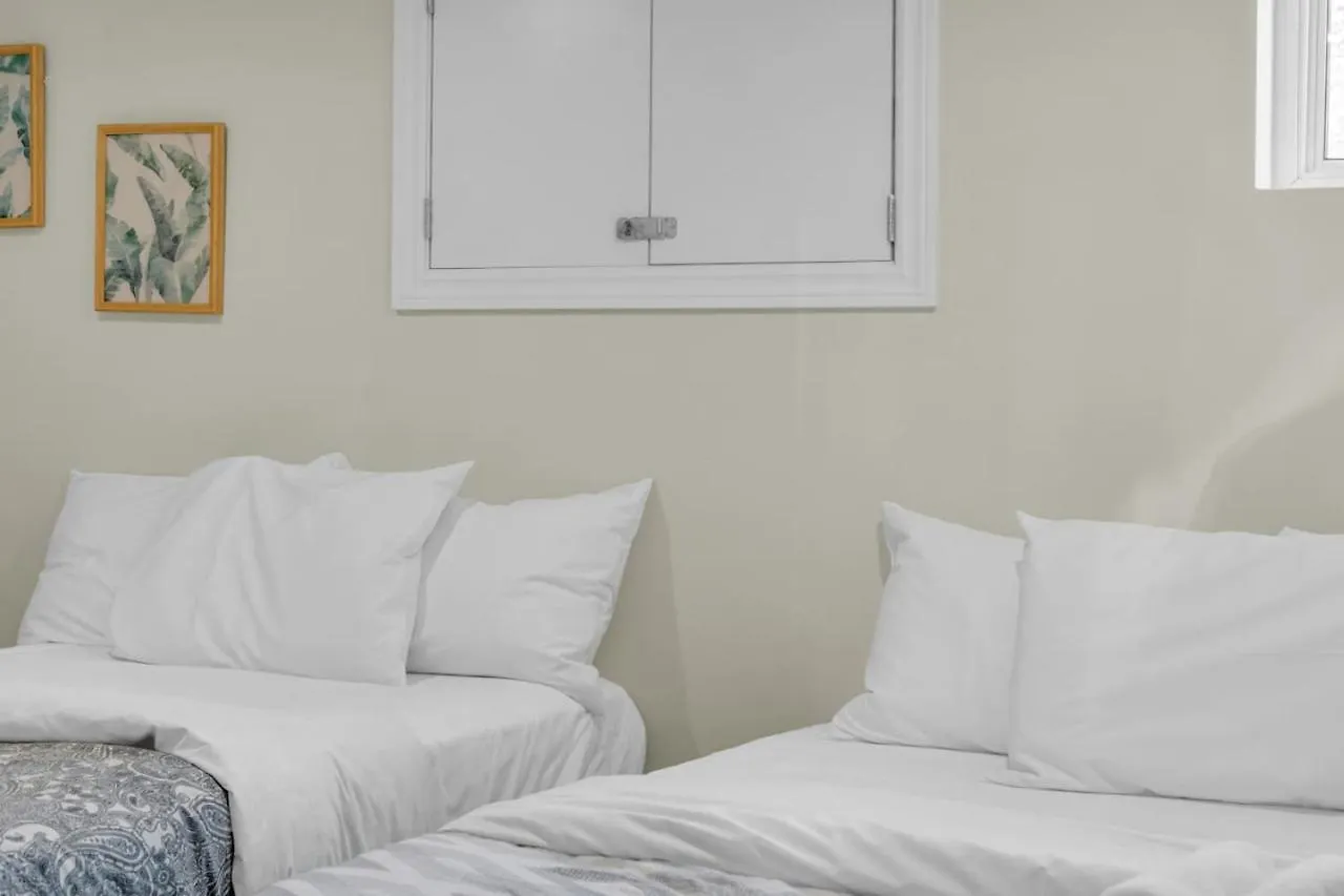 Holiday home Blue Home Closest To Falls- Lower Suite By Clifton Hill Niagara Falls
